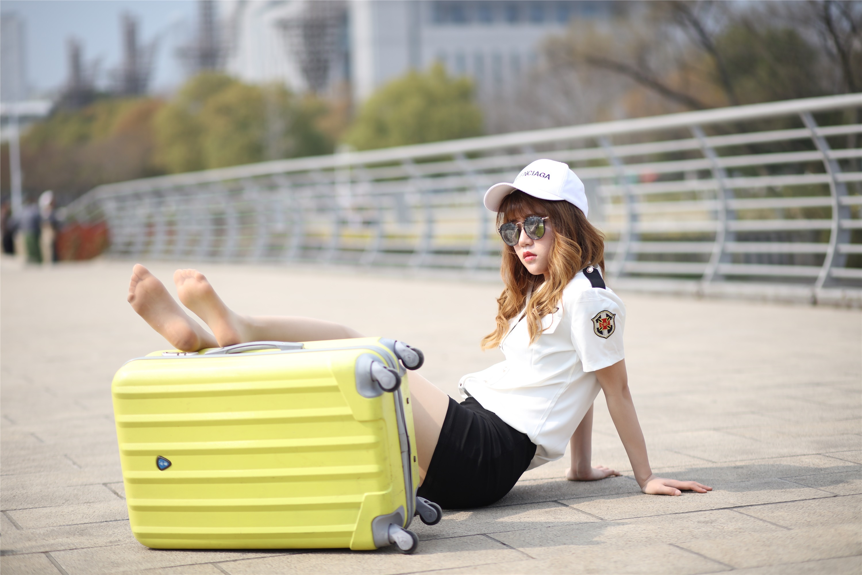 奈丝写真 NO.081 高高-天桥上的制服girl